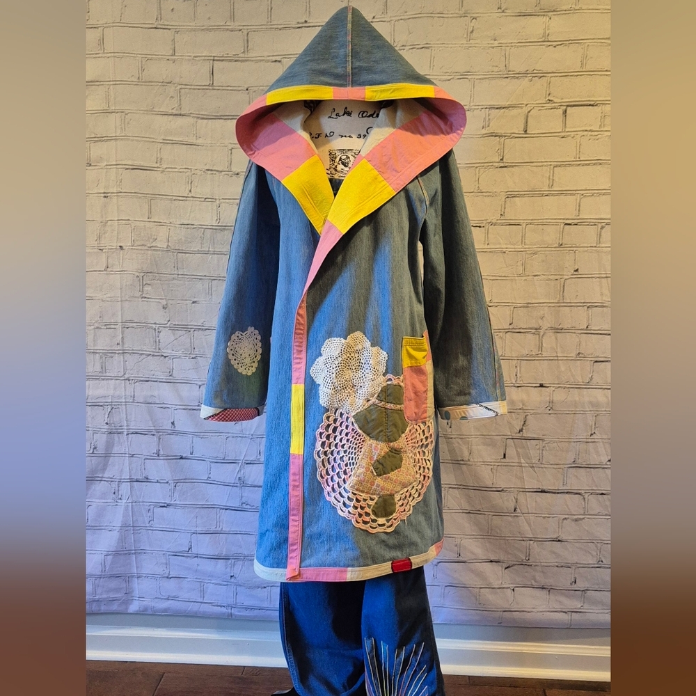 Colorful Patchwork Coat with Sun Bonnet Sue - Picture 4 of 7